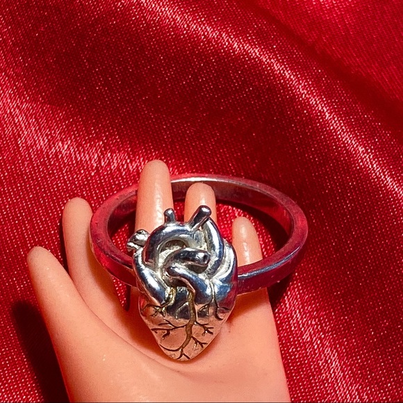 VERAMEAT 🖤 BLACK HEARTS CLUB RING - Picture 3 of 3